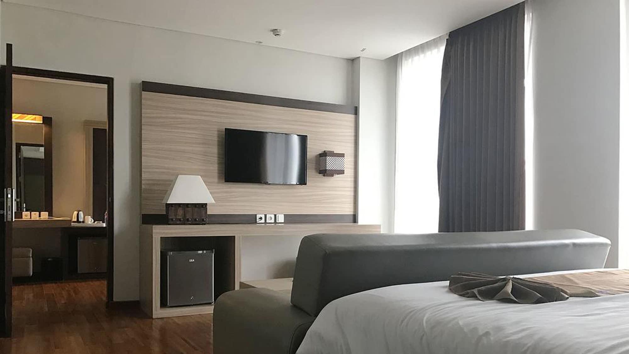 Crystal Lotus Hotel יוגיאקרטה מראה חיצוני תמונה
