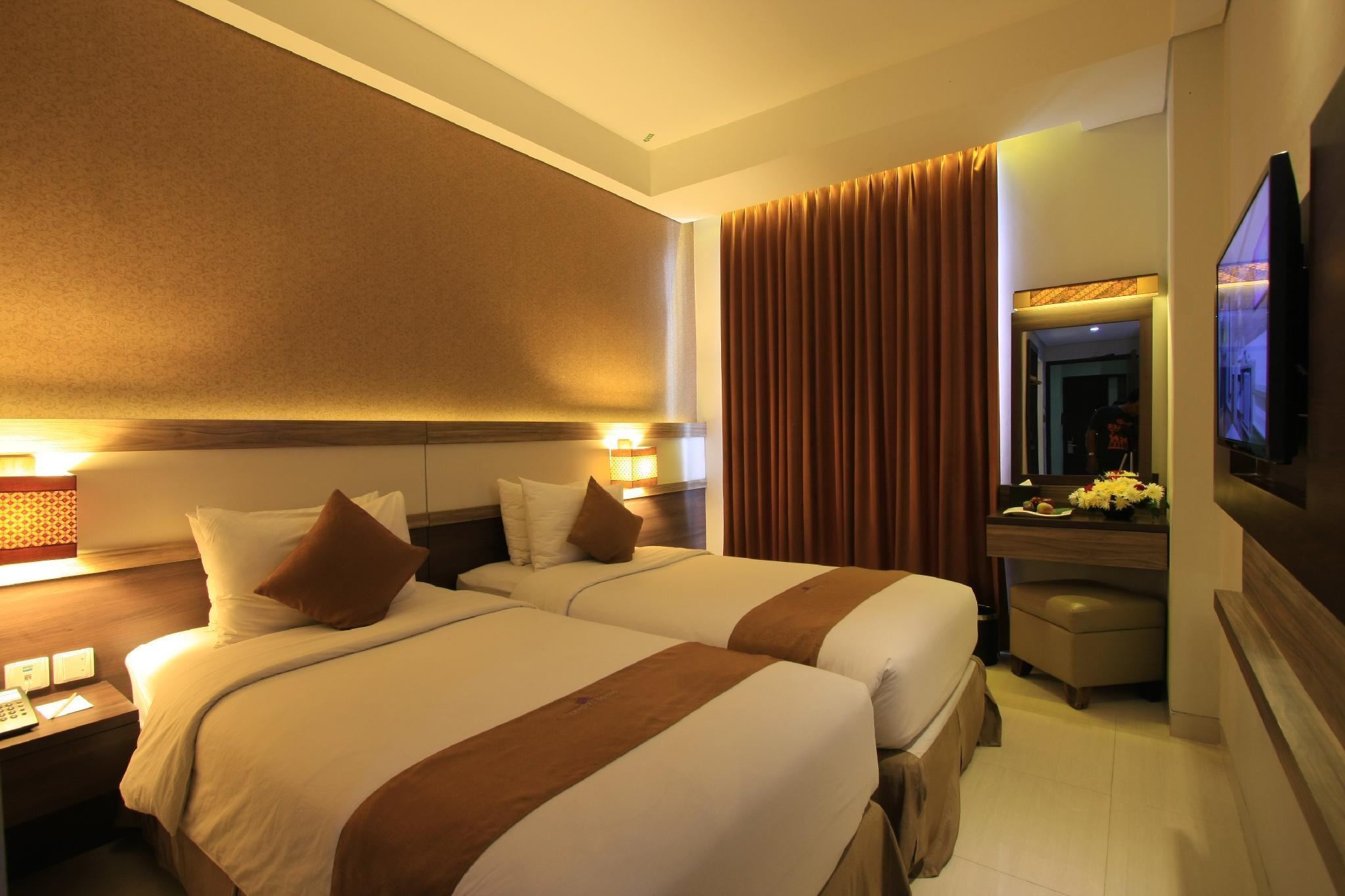 Crystal Lotus Hotel יוגיאקרטה מראה חיצוני תמונה