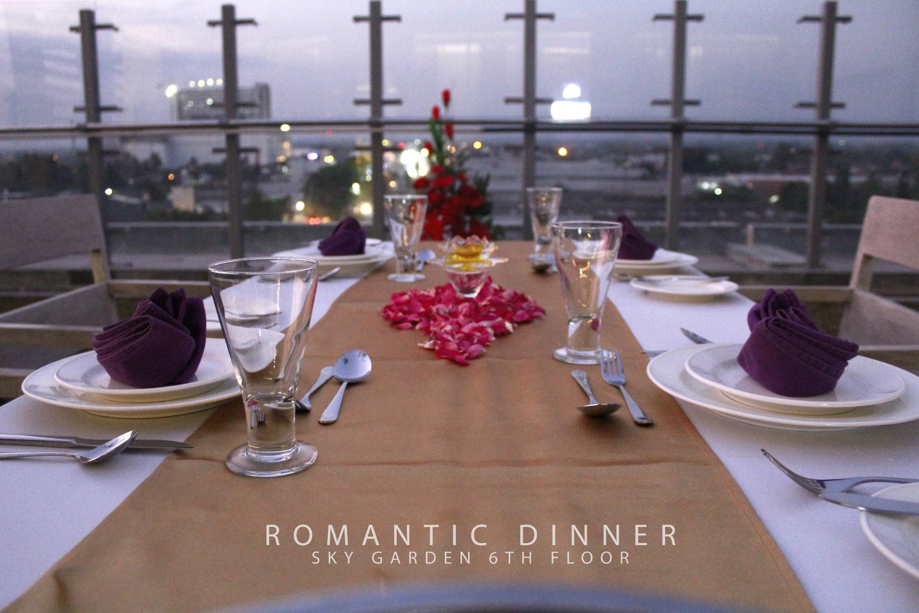 Crystal Lotus Hotel יוגיאקרטה מראה חיצוני תמונה