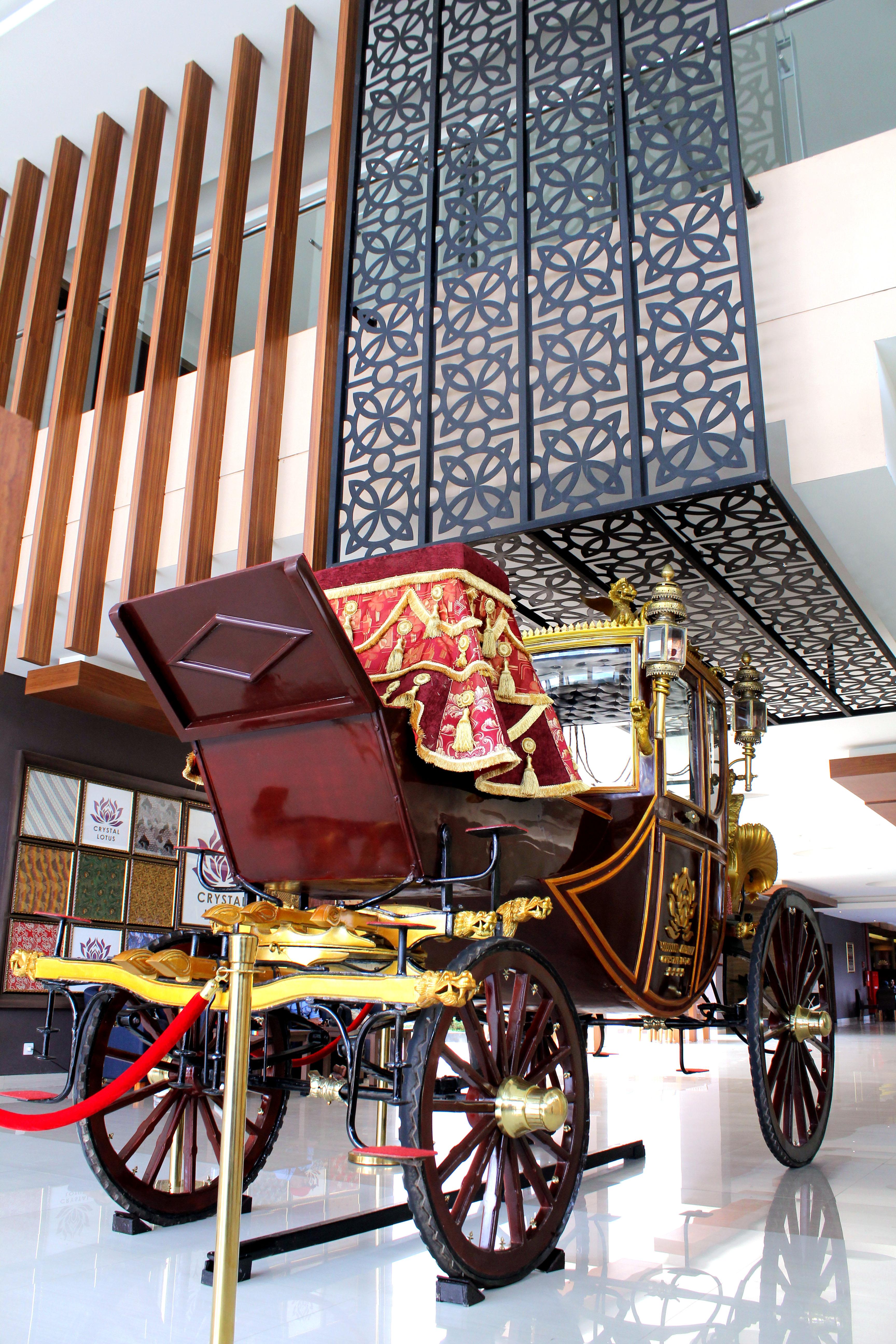 Crystal Lotus Hotel יוגיאקרטה מראה חיצוני תמונה