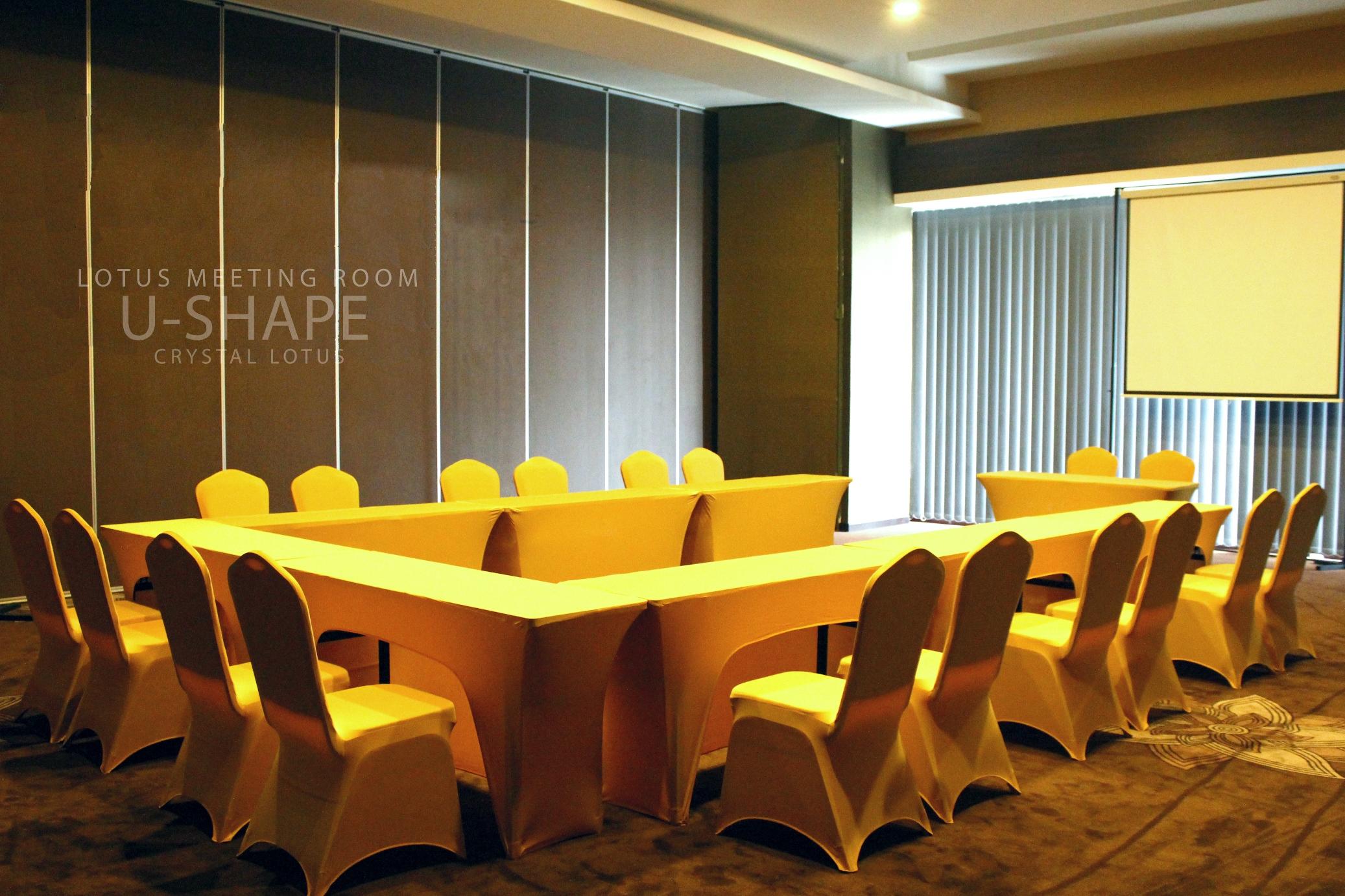 Crystal Lotus Hotel יוגיאקרטה מראה חיצוני תמונה