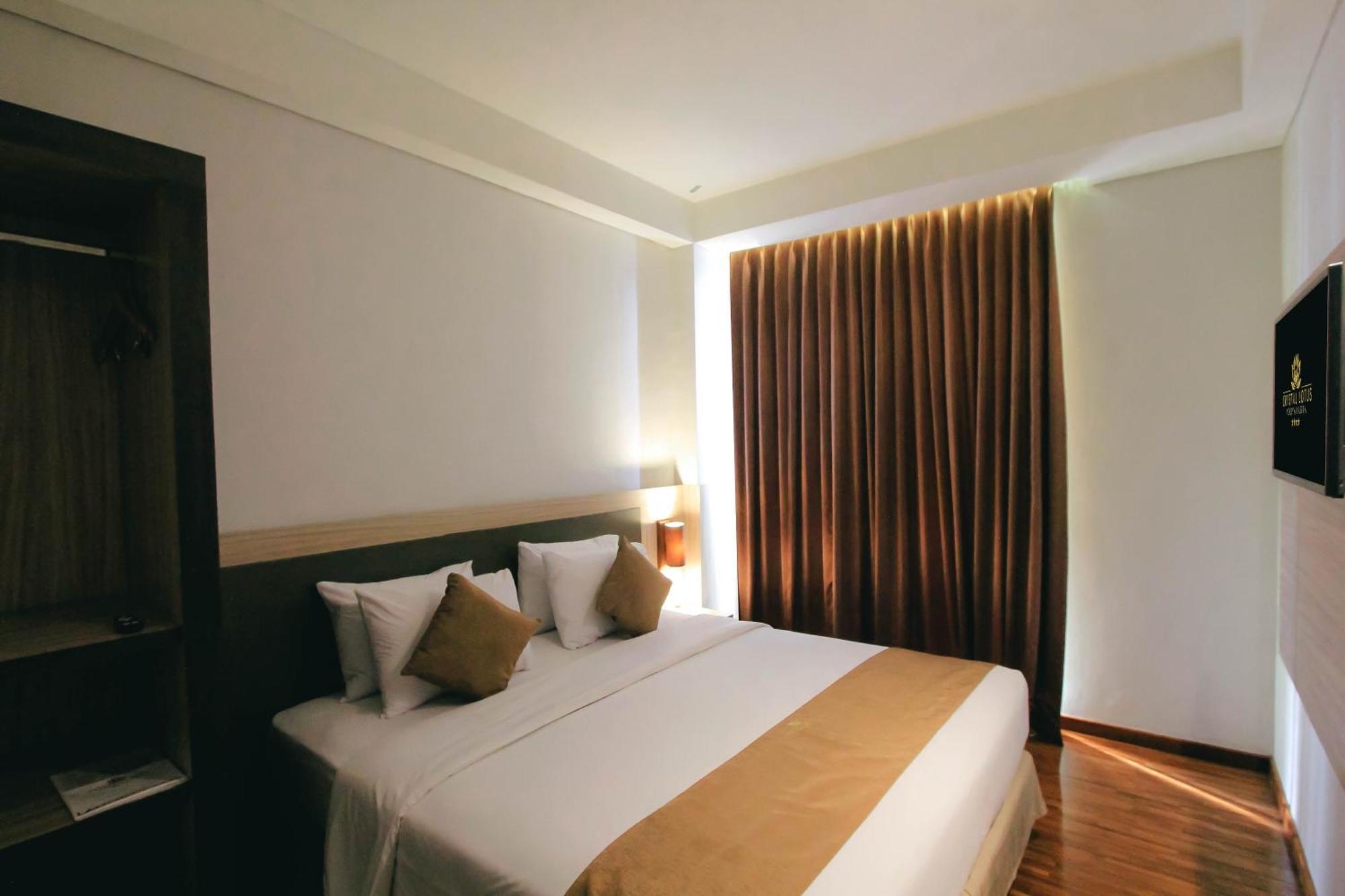 Crystal Lotus Hotel יוגיאקרטה מראה חיצוני תמונה